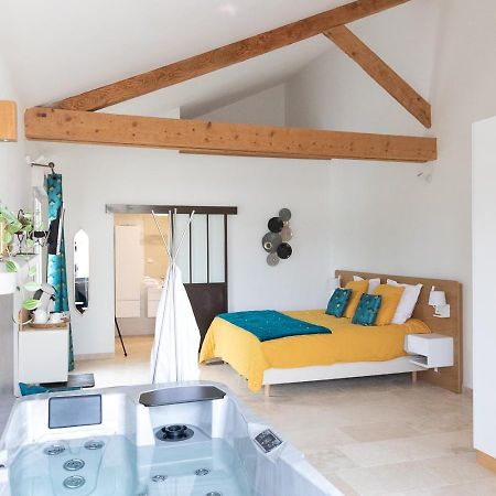Mas Des Tourterelles Bed and Breakfast Jonquieres  Buitenkant foto