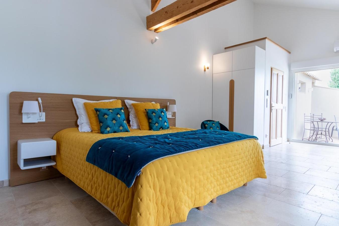 Mas Des Tourterelles Bed and Breakfast Jonquieres  Buitenkant foto